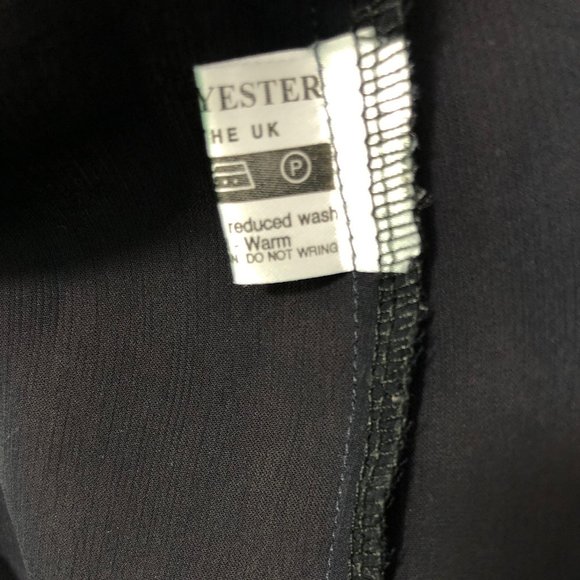 Vintage Style Blouse - Picture 6 of 9